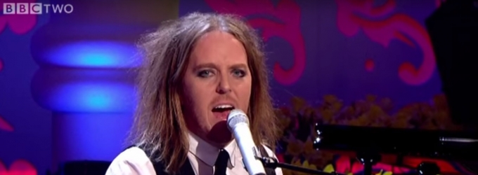 STAGE TUBE: Tim Minchin Sings 'Three Minute Song' for Ruth Jones' Easter Treat Video