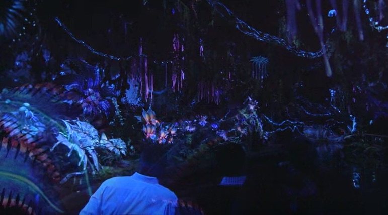 VIDEO: James Cameron Gives First Look at Disney World's New AVATAR ...