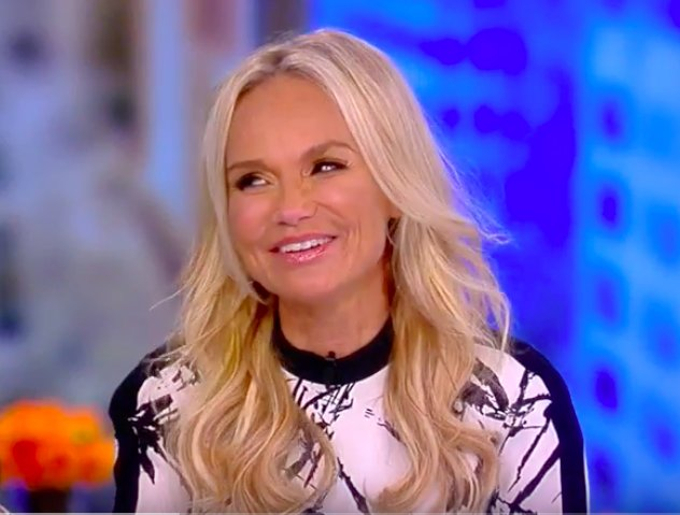 VIDEO Kristin Chenoweth Performs New Original Song She