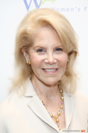 Daryl Roth and Roberta Flack Named Town Hall's 2017 Friends of the Arts Image
