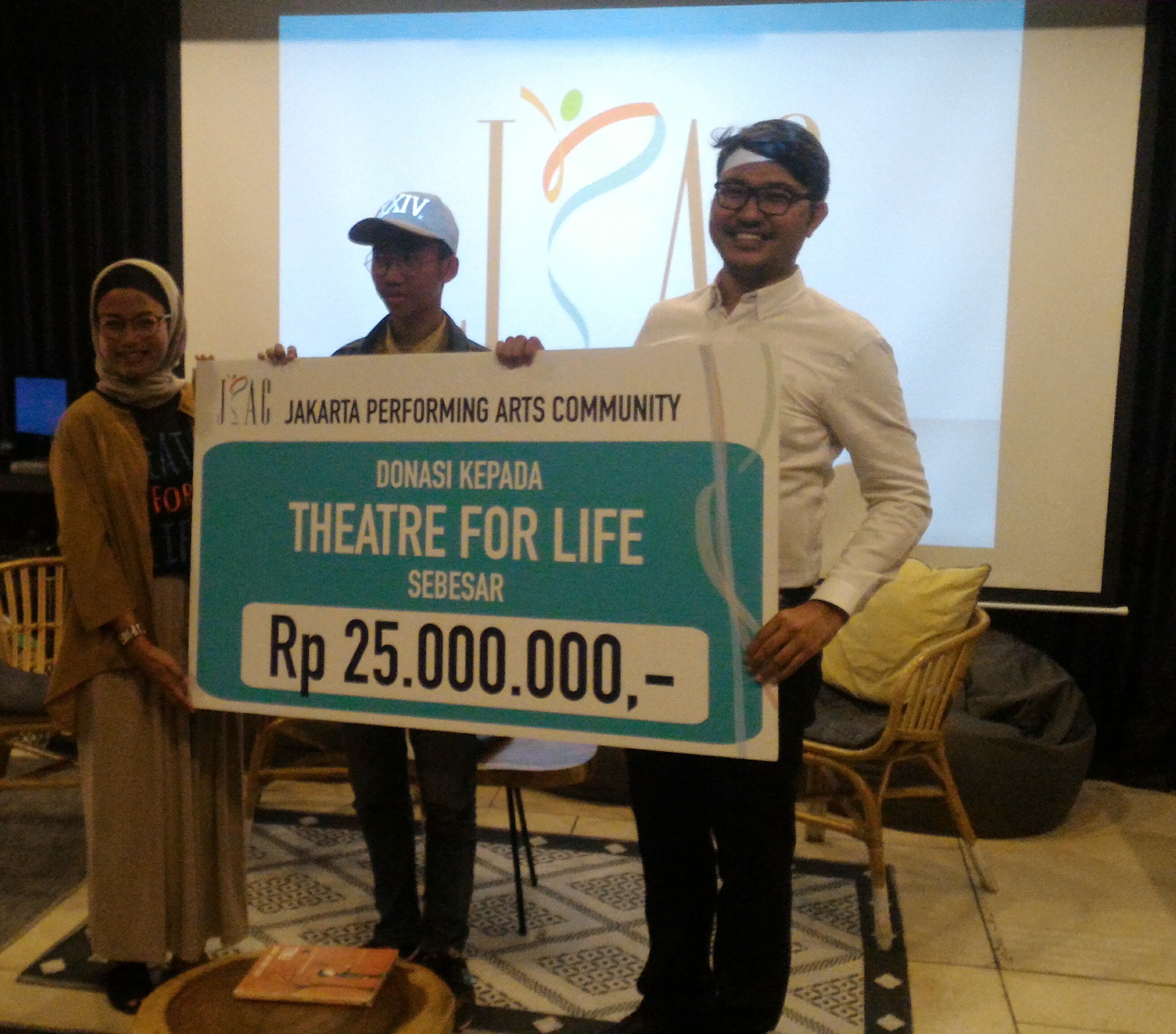 Feature: JAKARTA PERFORMING ARTS COMMUNITY (JPAC) Donates To Theatre for Life Image