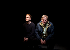 Review: DANGLING, Southwark Playhouse Image