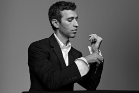Countertenor Anthony Roth Costanzo Signs to Decca Gold Image