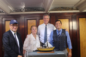 Mayor Bill de Blasio Visits South Street Seaport Museum Image