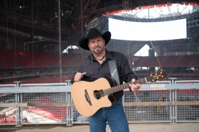 Garth Brooks Sells Out Mercedes-Benz Stadium Inaugural Show Image