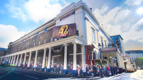 Thousands Queue for Open Auditions for 42ND STREET at Theatre Royal Image