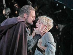 Review: Radvanovsky is a Blazing NORMA, DiDonato Shines in New Met Production Image