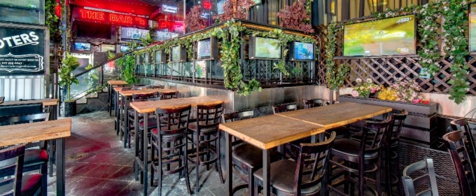 The Bowery Beer Garden In Chinatown Serves Up A Great Drinking And Dining Experience