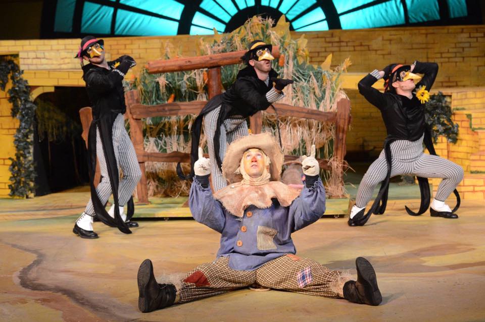 Review: THE WIZARD OF OZ Familiar Fun For The Whole Family Image