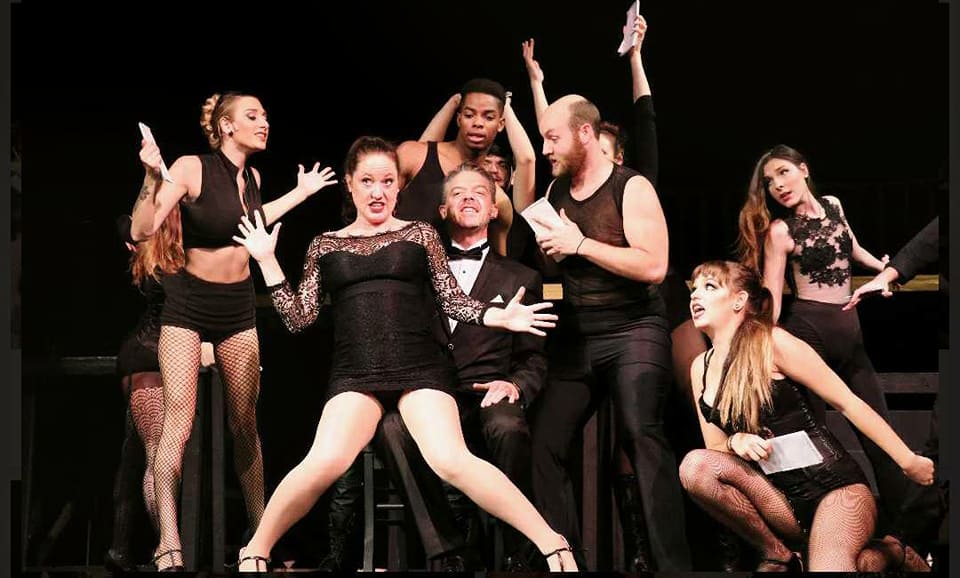 Review: CHICAGO at Apollo Civic Theatre Image