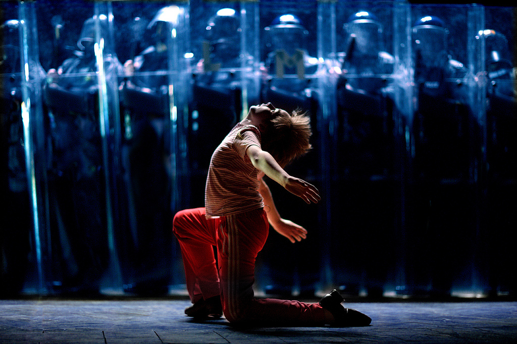 BILLY ELLIOT: THE MUSICAL Dances  Into Budapest Image