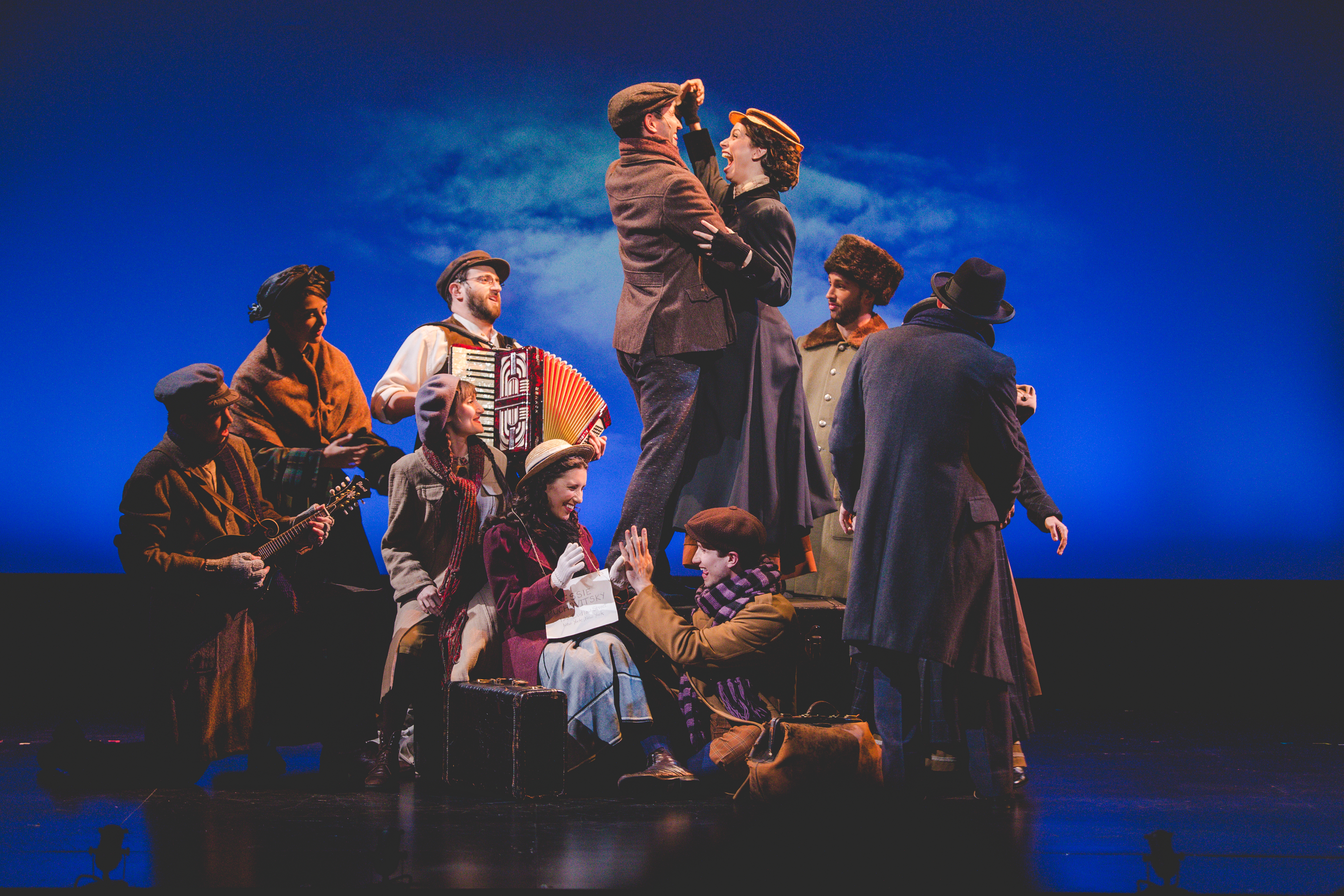 Review: AMERIKE - THE GOLDEN LAND at Folksbiene Image