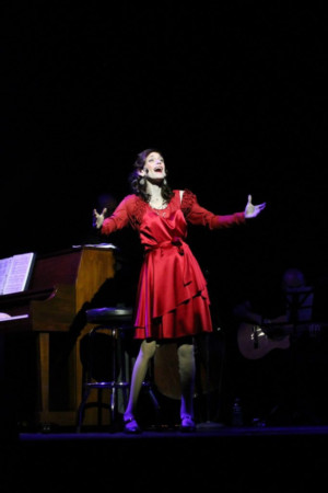 GUTLESS & GRATEFUL by Amy Oestreicher Comes to JDTLab Image