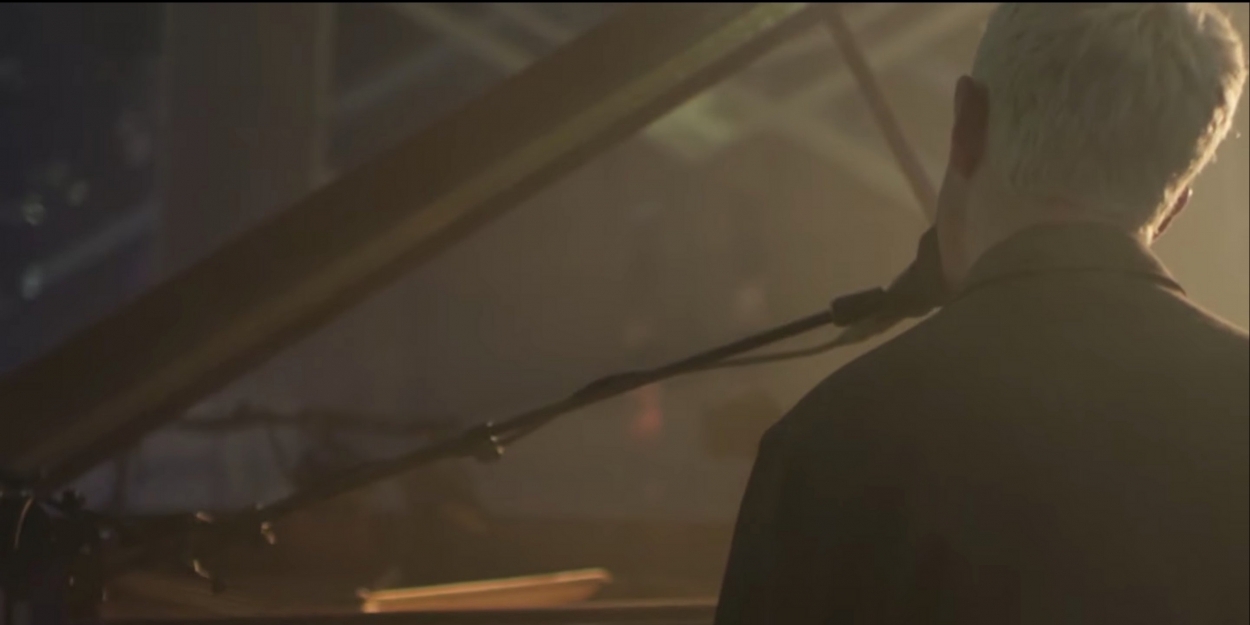 VIDEO: James Blake Performs 'The First Time Ever I Saw Your Face' on THE TONIGHT SHOW Video