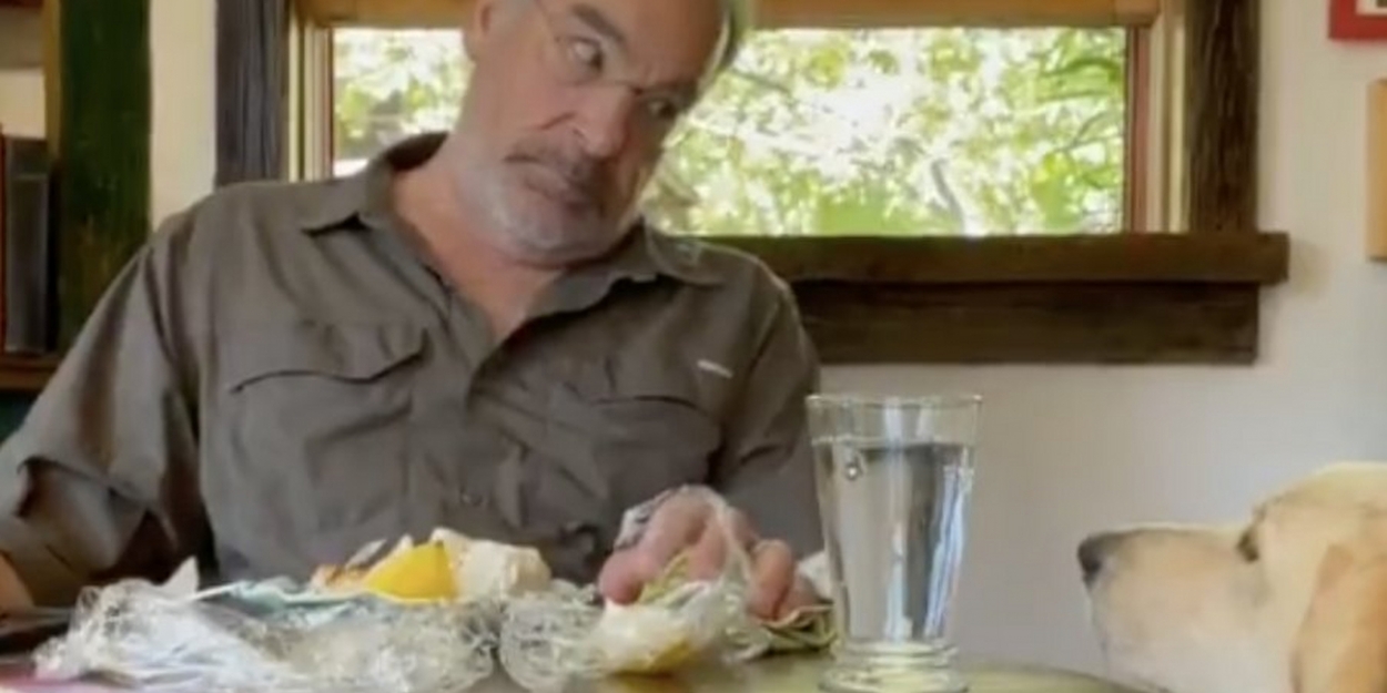 VIDEO Mandy Patinkin Sings Hebrew Prayers to His Dog Before Her Meals(01)