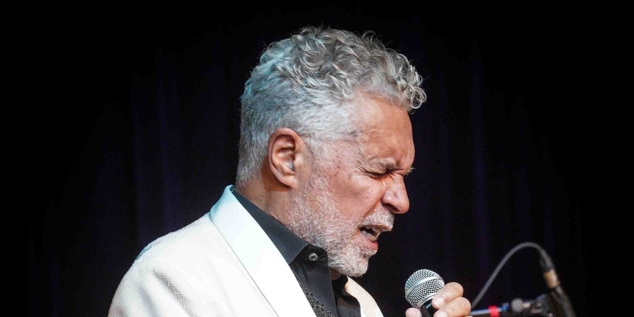 Review: Clint Holmes at The Razz Room - Vimarsana News