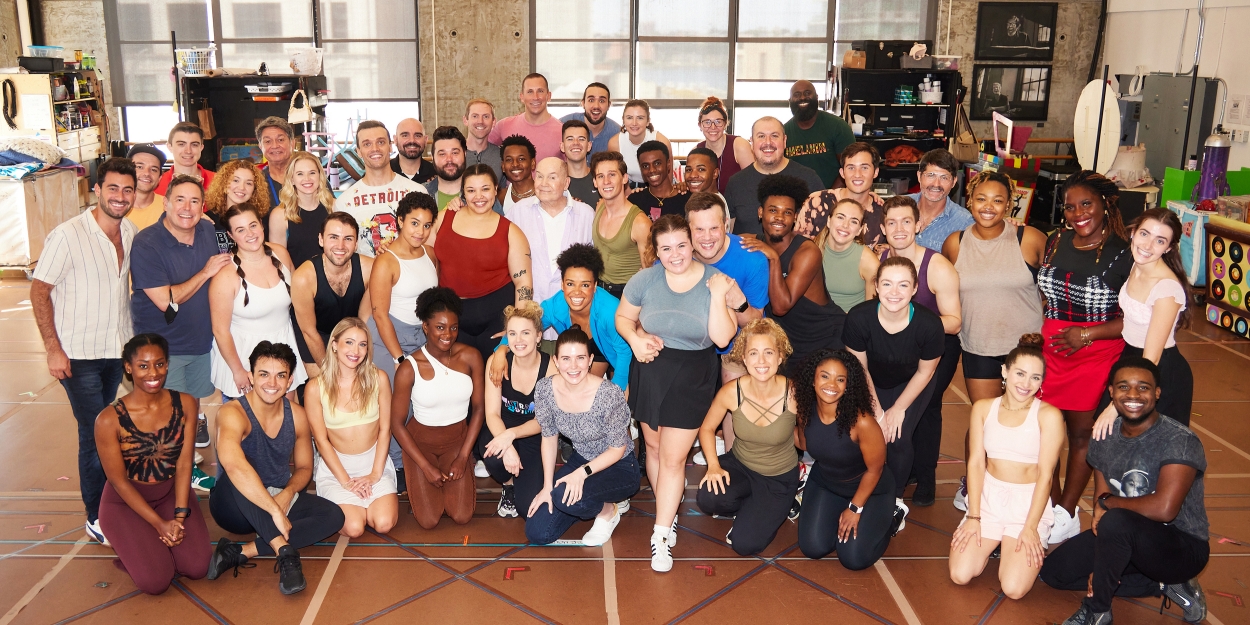Photos See Andrew Levitt (aka Nina West), Niki Metcalf & More in Rehearsals for the HAIRSPRAY