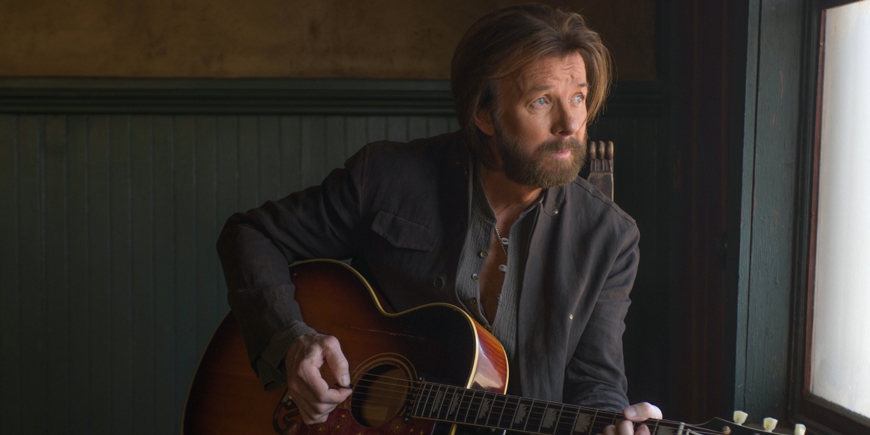 Ronnie Dunn Releases New Version of Christmas Classic 'Have Yourself A Merry Little Christmas' 