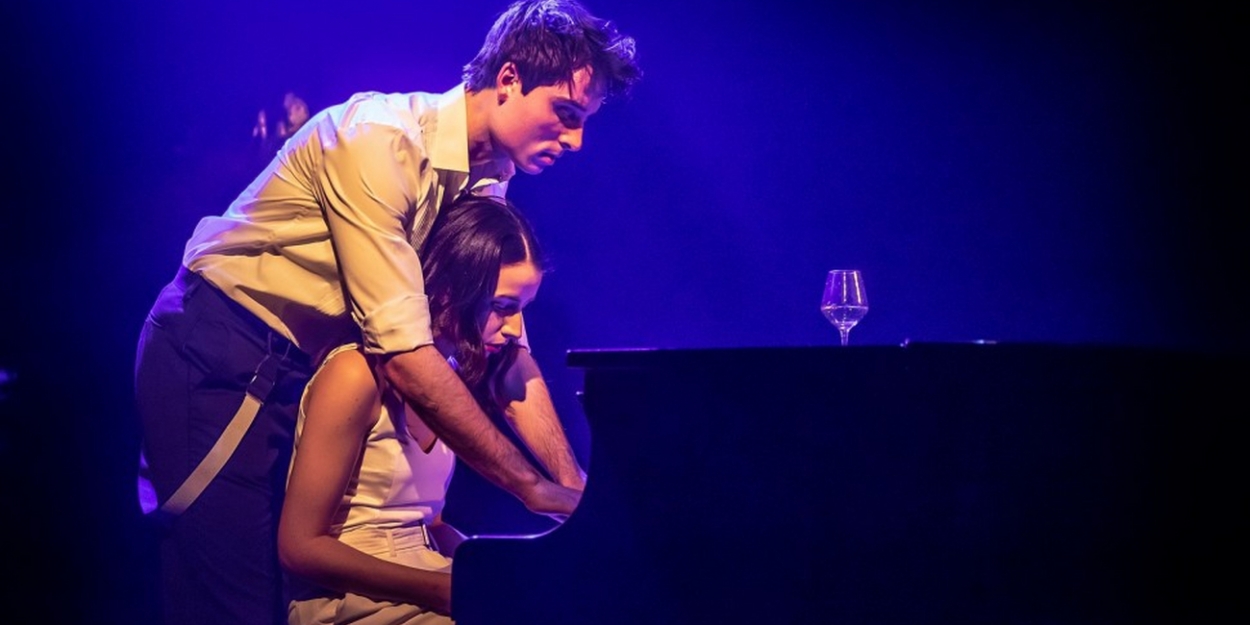 VIDEO: LAST FIVE YEARS' Molly Lynch & Oli Higginson Visit Backstage LIVE with… Video