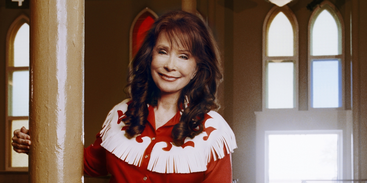 Fellow Artists Remember Country Music Legend Loretta Lynn 