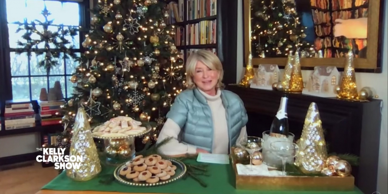VIDEO: Martha Stewart Impersonates a Turkey on THE KELLY CLARKSON SHOW! Video