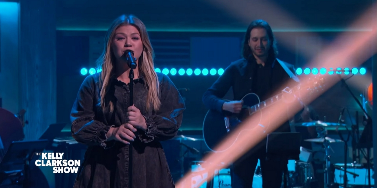 VIDEO: Kelly Clarkson Covers 'No One Needs To Know' on THE KELLY CLARKSON SHOW Video
