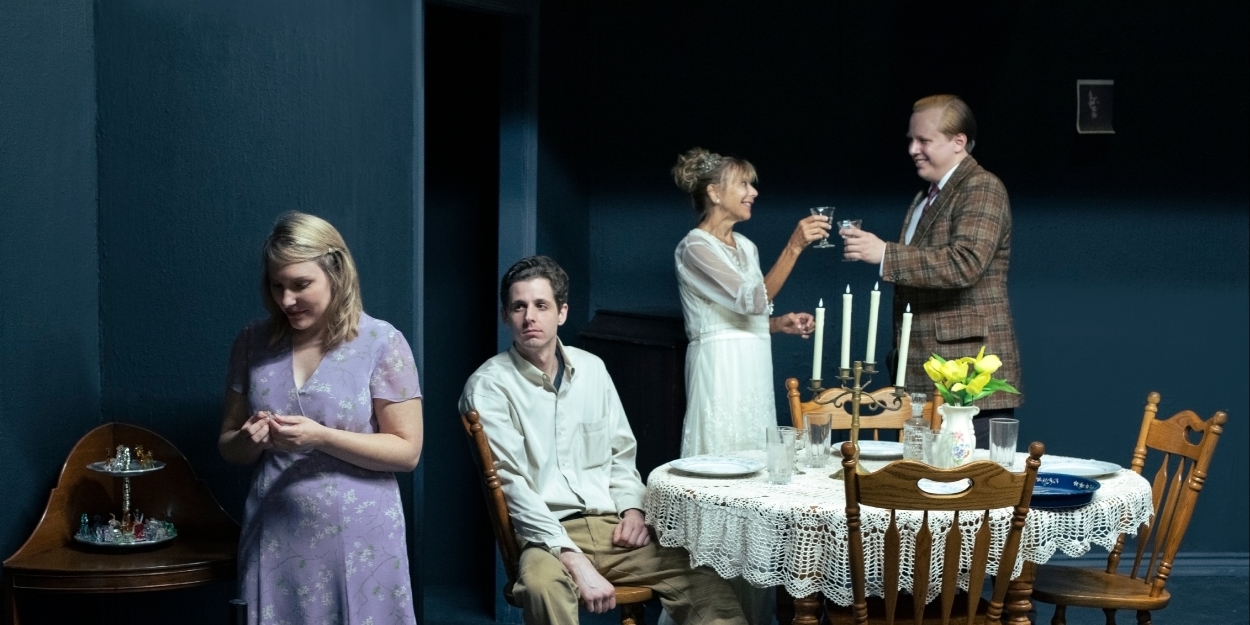 Review: THE GLASS MENAGERIE at Oyster Mill Playhouse  Image