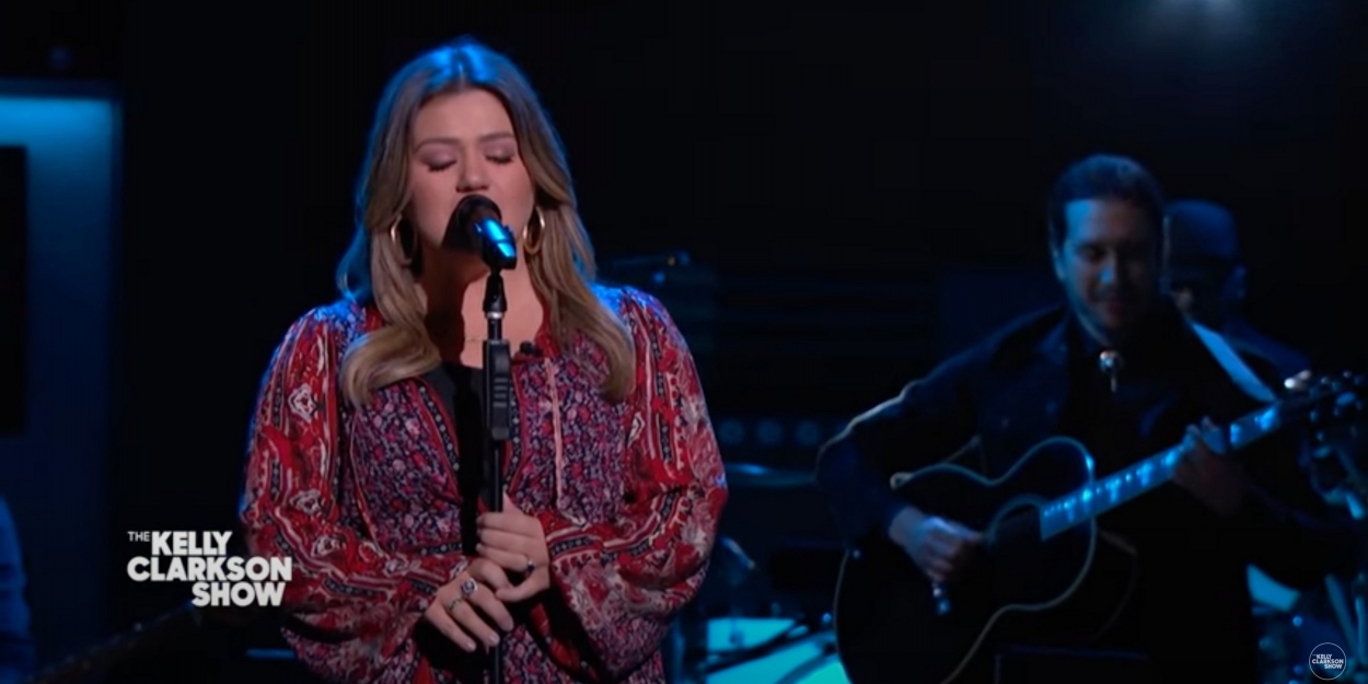 VIDEO: Kelly Clarkson Covers 'The Keeper of the Stars' Video