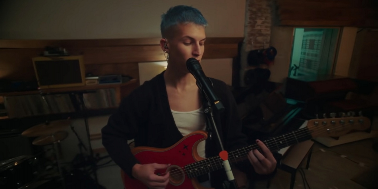 VIDEO Gus Dapperton Performs 'Post Humorous'
