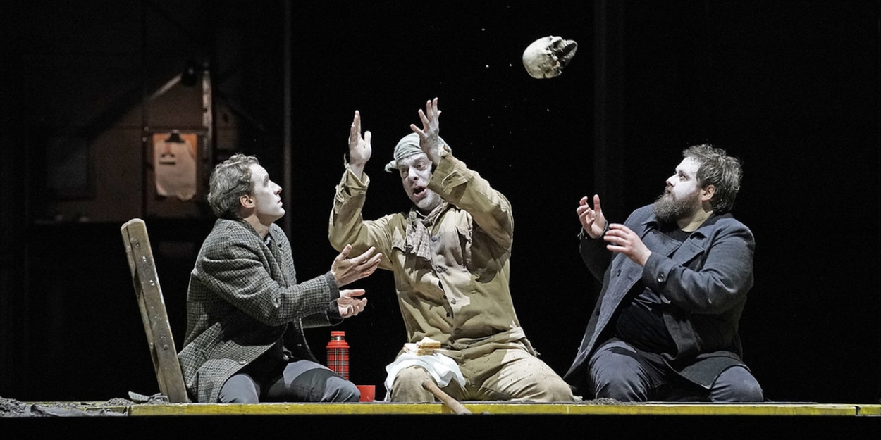 Review: New HAMLET Makes Its Mark at the Met with Stellar Cast, Impressive Production - Vimarsana News