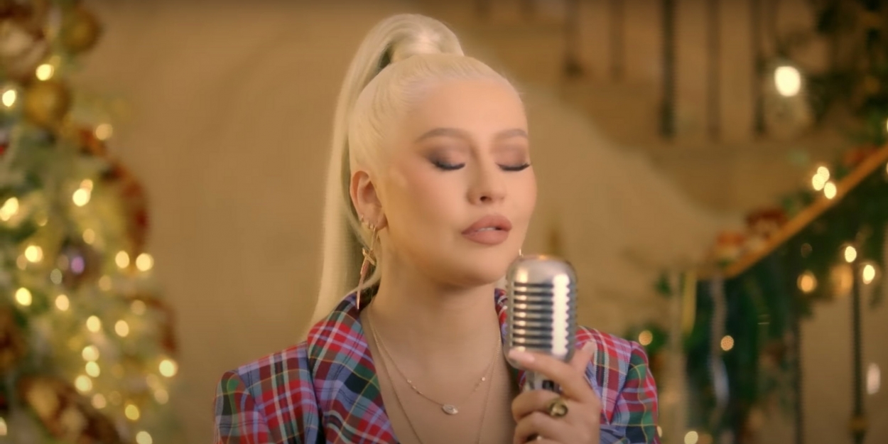 VIDEO: Christina Aguilera Performs 'The Christmas Song' on LATE NIGHT WITH SETH… Video