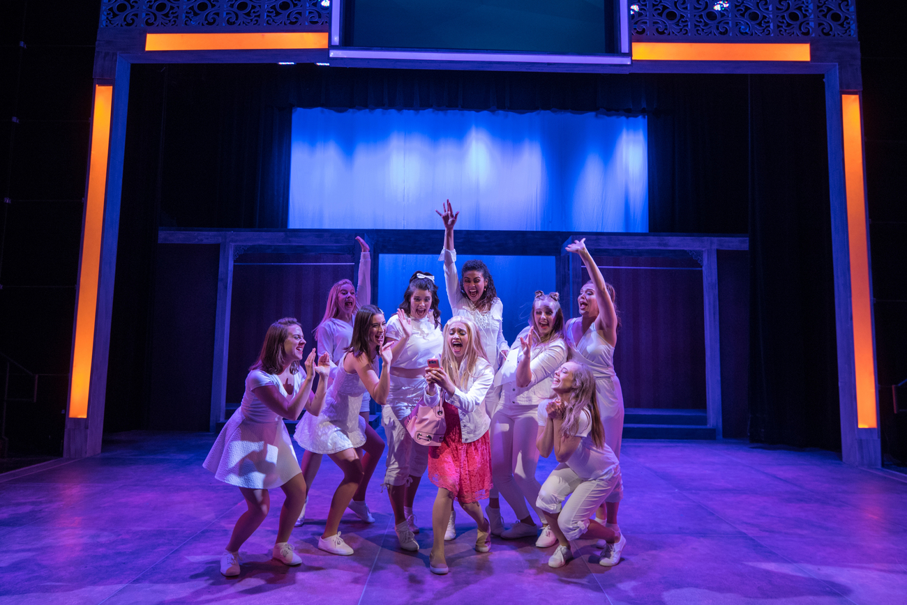 BWW Review: Lyric Arts' Grand LEGALLY BLONDE Perfects the Goal 'She Persisted'