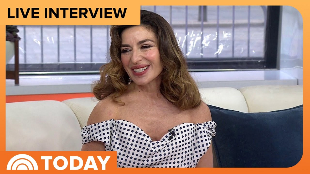 Sabrina Impacciatore on Getting Steve Carell's Blessing for THE PAPER Video