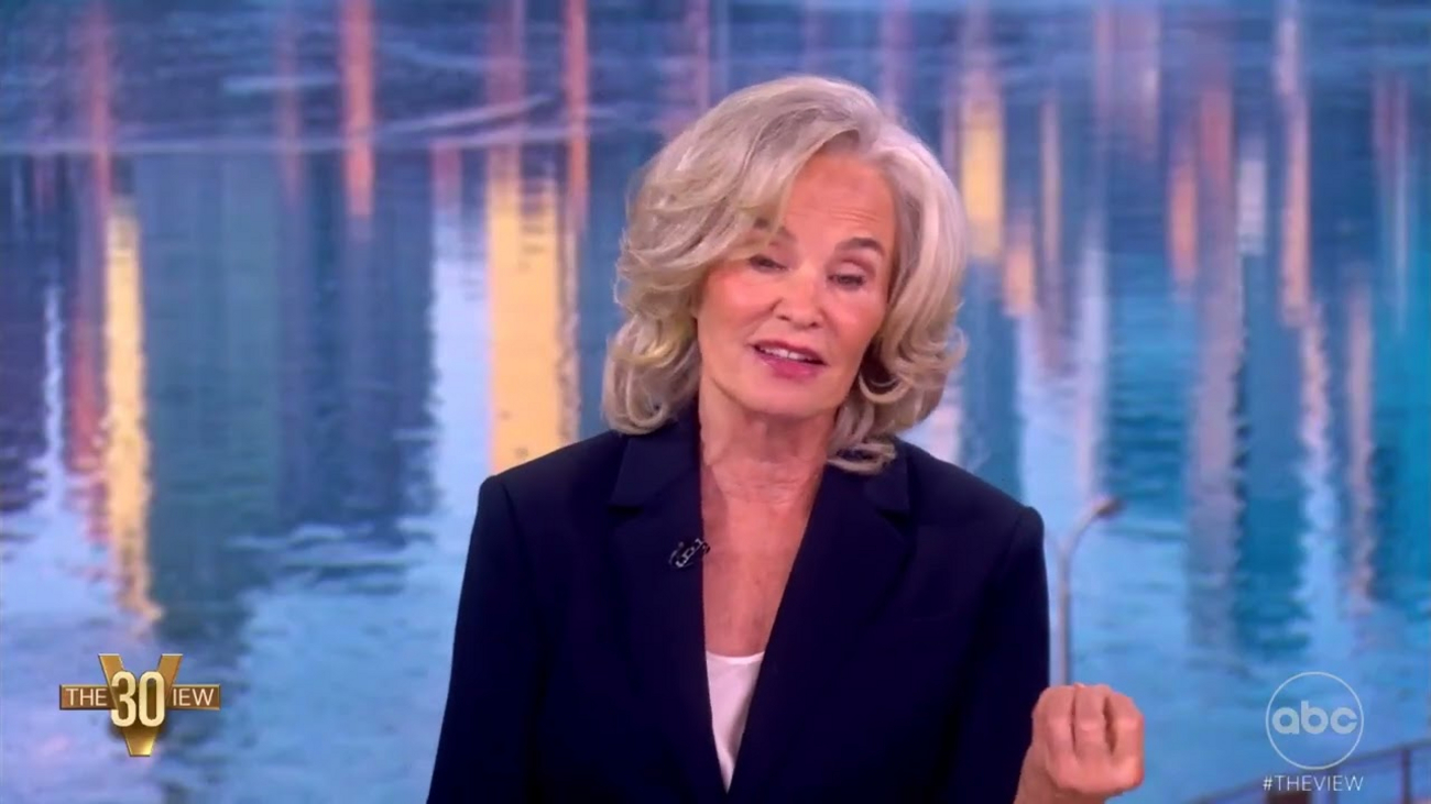 Jessica Lange's One Condition For Returning To AHS Revealed Video