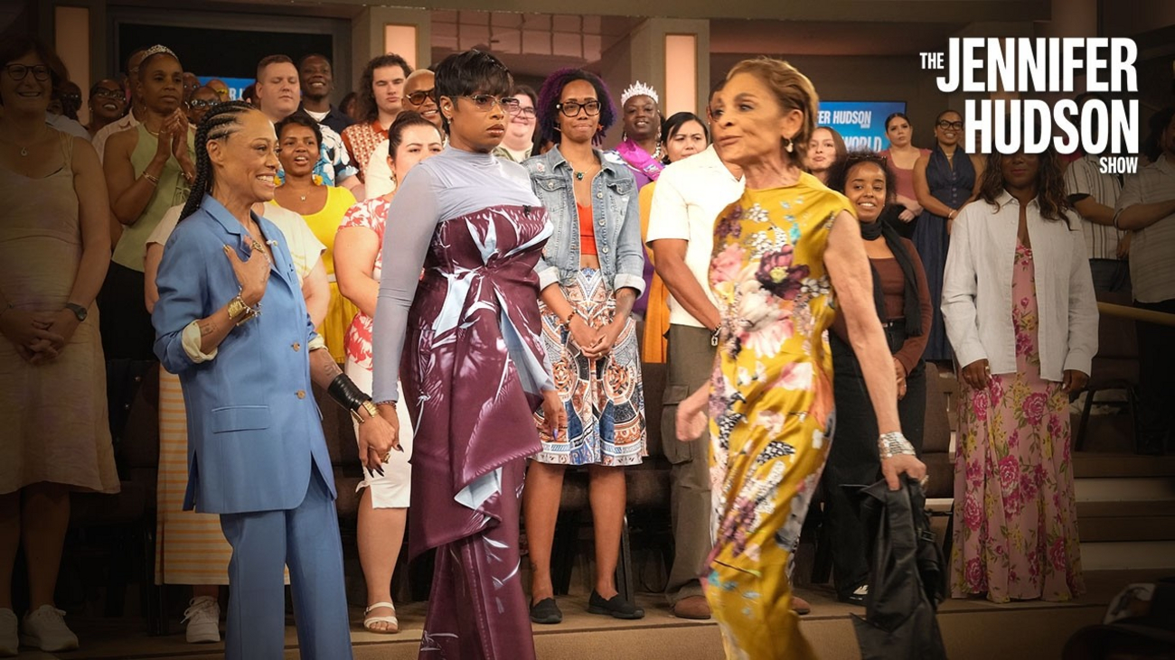 Jasmine Guy Revives the 'Whitley Walk' with A DIFFERENT WORLD Cast Video
