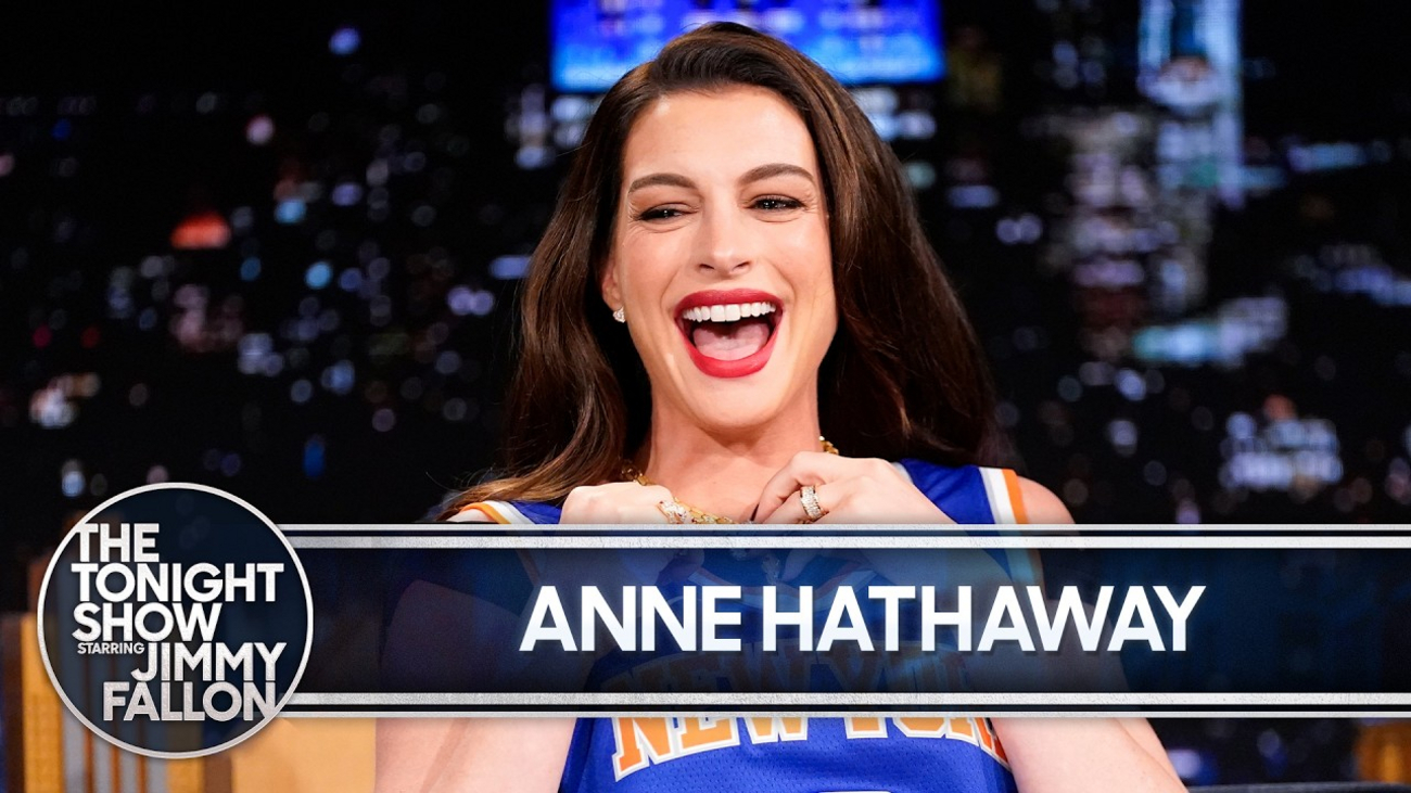 Anne Hathaway Reveals She Learned She Was Pregnant Right Before DEVIL WEARS PRADA 2 T Photo