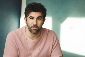 Interview: Simon Lipkin on the Joys of Christmas and Playing Buddy in ELF THE MUSICAL 