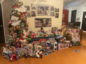 Off-Broadway League Announces 2022 Holiday Toy Drive Image