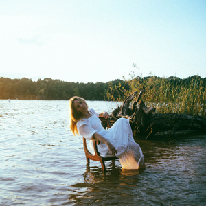 Nashville Singer/Songwriter Madison Steinbruck To Release Single 'Australia's Lonelier' With Debut Album, January 27 