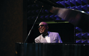 Kenny Brawner Performs as Ray Charles In RAY ON MY MIND at Popejoy Hall Image