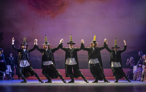 Beloved Classic FIDDLER ON THE ROOF Plays The Bank Of America PAC In March Image