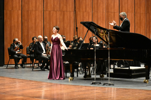 La Orquesta Sinfónica Nacional Y La Pianista Bárbara Prado Logran Empatía Musical Con Obra De Saint-Saëns Image