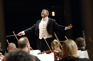 Zuill Bailey Returns to The Vancouver Symphony Orchestra USA This Month Image