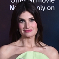 Photos: Idina Menzel, Amy Adams & the DISENCHANTED Cast Hit the Red Carpet at Hollywo Photo