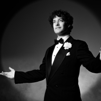 Photos: First Look at Lee Mead in the UK and Ireland Tour of CHICAGO Photos