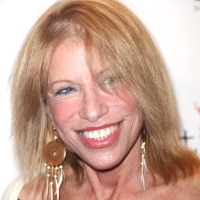 Carly Simon Releases Statement on the Passing of Sisters Joanna and Lucy Simon Photo