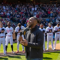 Photos: HAMILTON Star D. Jerome Sings Sings The National Anthem at Minnesota Twins'…