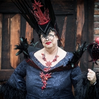 Photo Flash: First Look at Jo Brand in SNOW WHITE at Richmond Theatre Photo