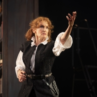 Photo Flash: A First Look At BERNHARDT/HAMLET At Goodman Theatre Photo