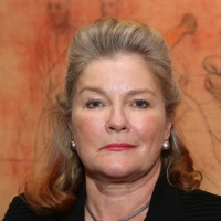 Kate Mulgrew Will Reprise Captain Janeway Role on STAR TREK: PRODIGY Photo